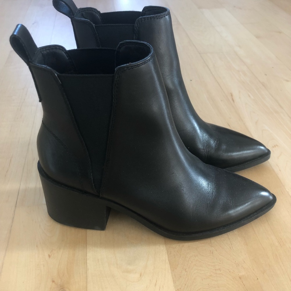 Steve Madden Audience Chelsea Slip-on Boot, 7.5